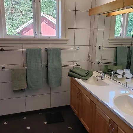 Landlig Idyll 200 Meter Fra Sjoen Lillesand