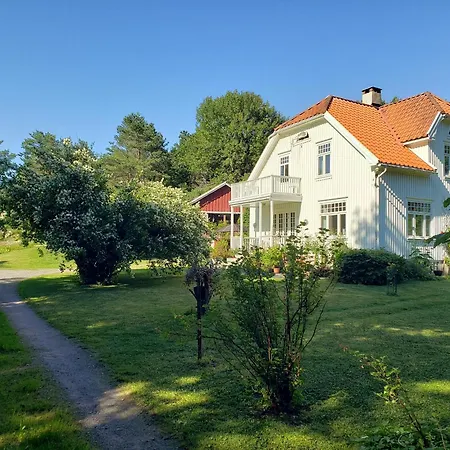 Landlig Idyll 200 Meter Fra Sjoen